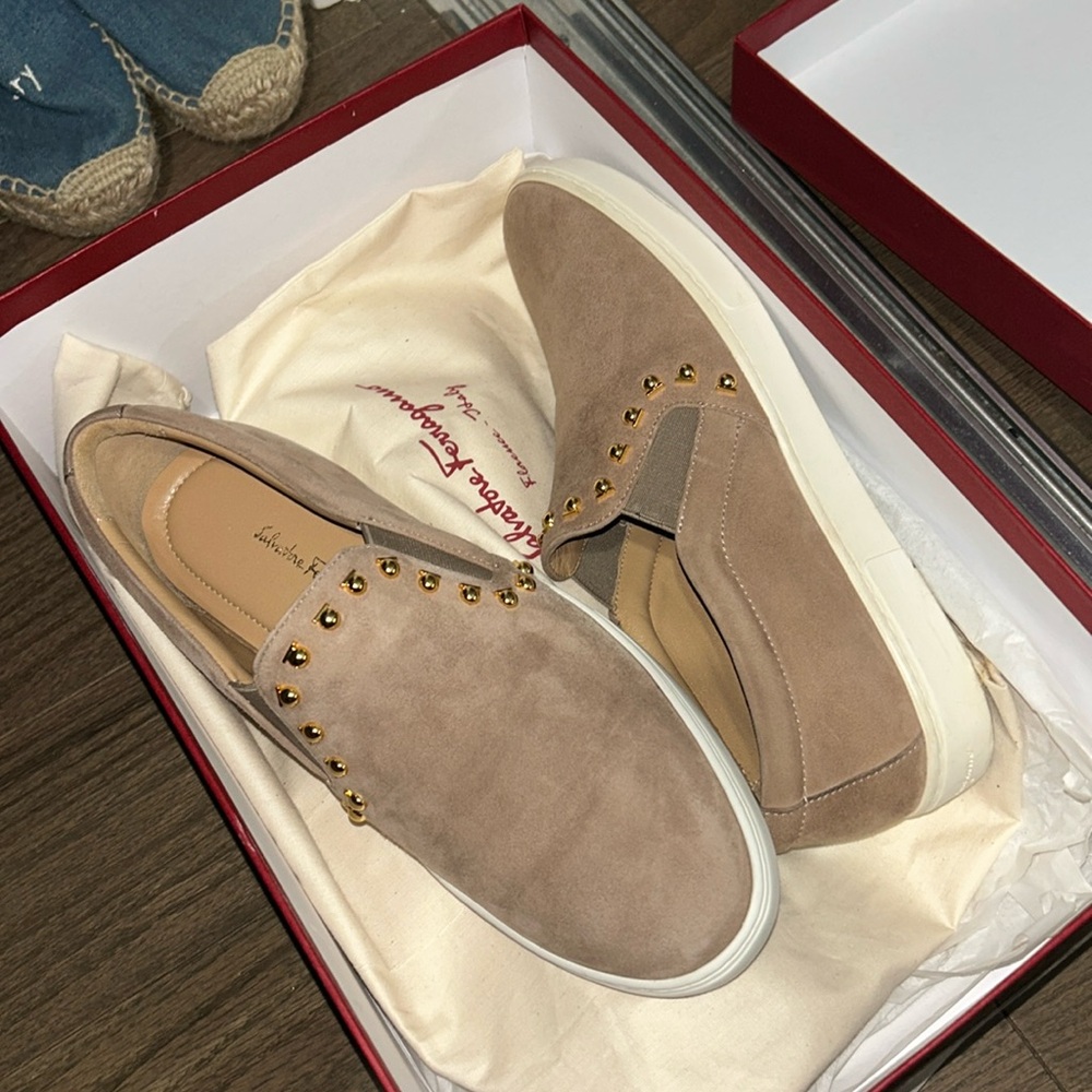 Salvatore Ferragamo flats